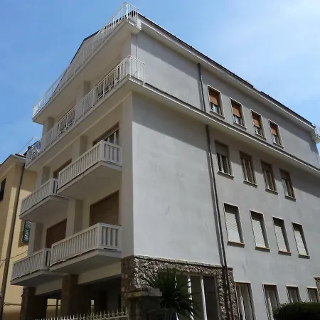 Flamingo & Cactus By The Sea Apartamento Levanto Exterior foto