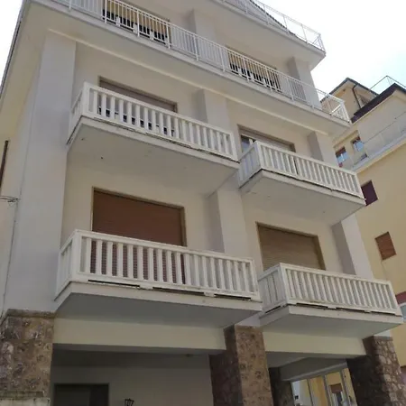 Flamingo & Cactus By The Sea Apartamento Levanto Exterior foto