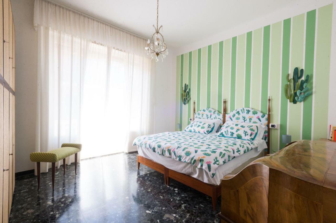 Flamingo & Cactus By The Sea * Levanto
