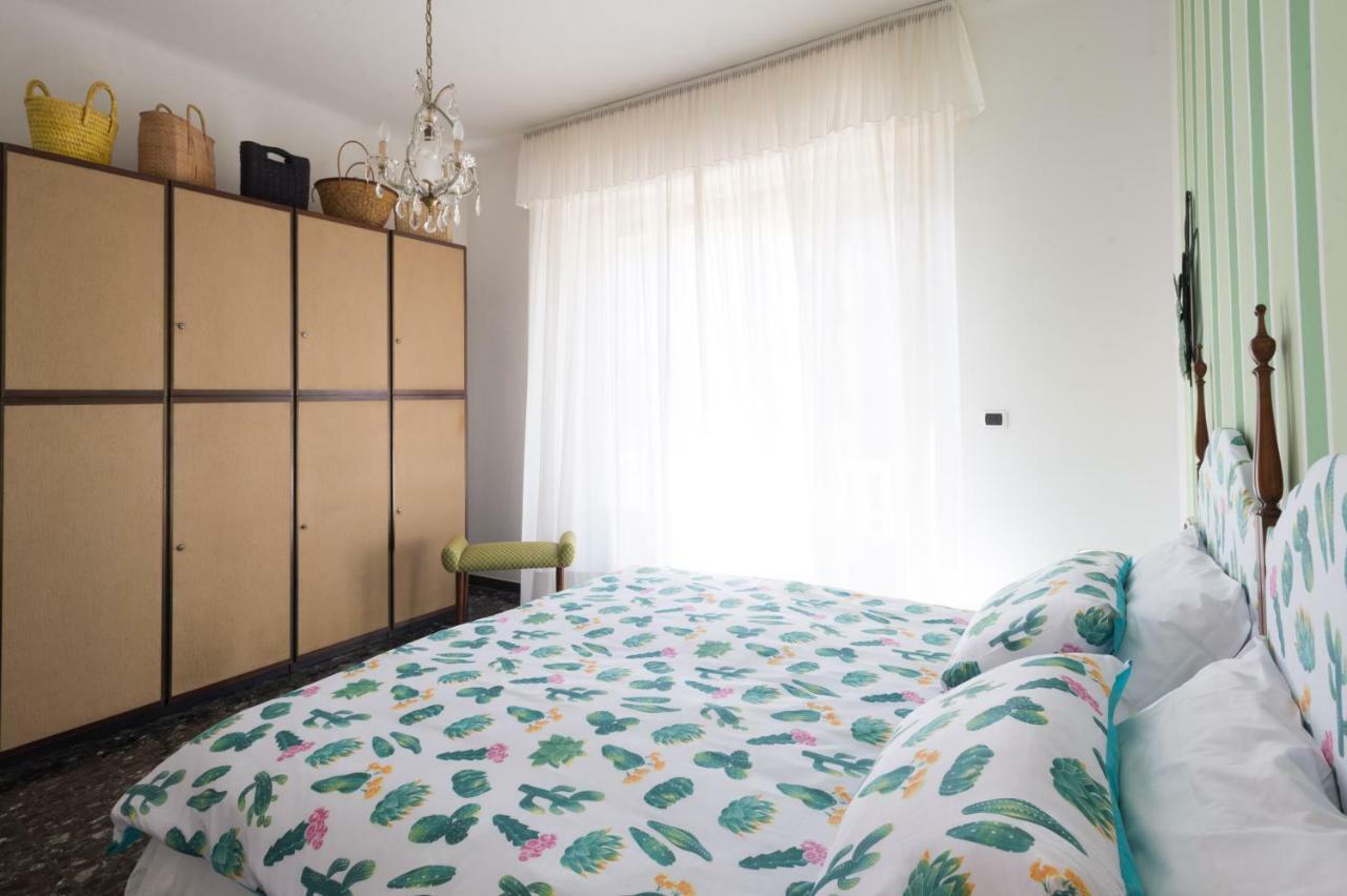 Flamingo & Cactus By The Sea Apartment